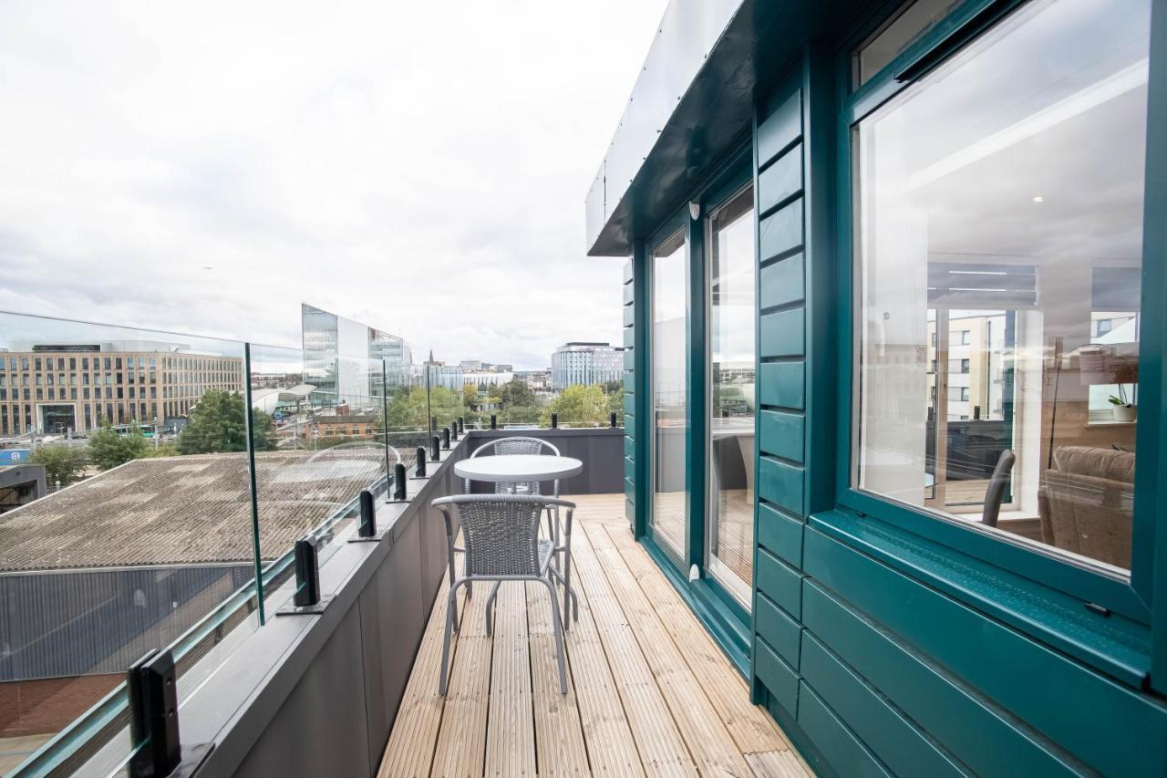 Luxe & Stylish 1 & 2 Bed Flats Near Heathrow, Legoland, & Windsor Слау Екстериор снимка